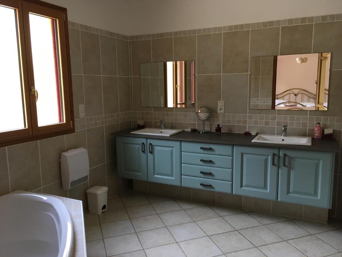 Chez Bernadette Et Victor Bed & Breakfast Vitrac  Bagian luar foto