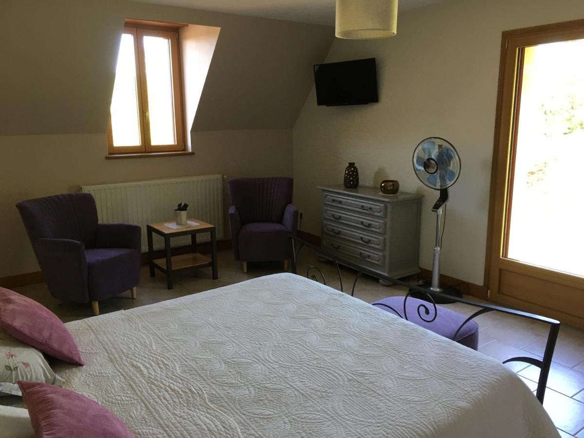Chez Bernadette Et Victor Bed & Breakfast Vitrac  Bagian luar foto
